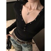 辣妹V领纽扣长袖 大码 韩版 T恤女2026春秋黑色显瘦气质打底上衣ins