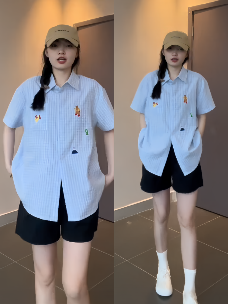 蓝色POLO领刺绣短袖衬衫