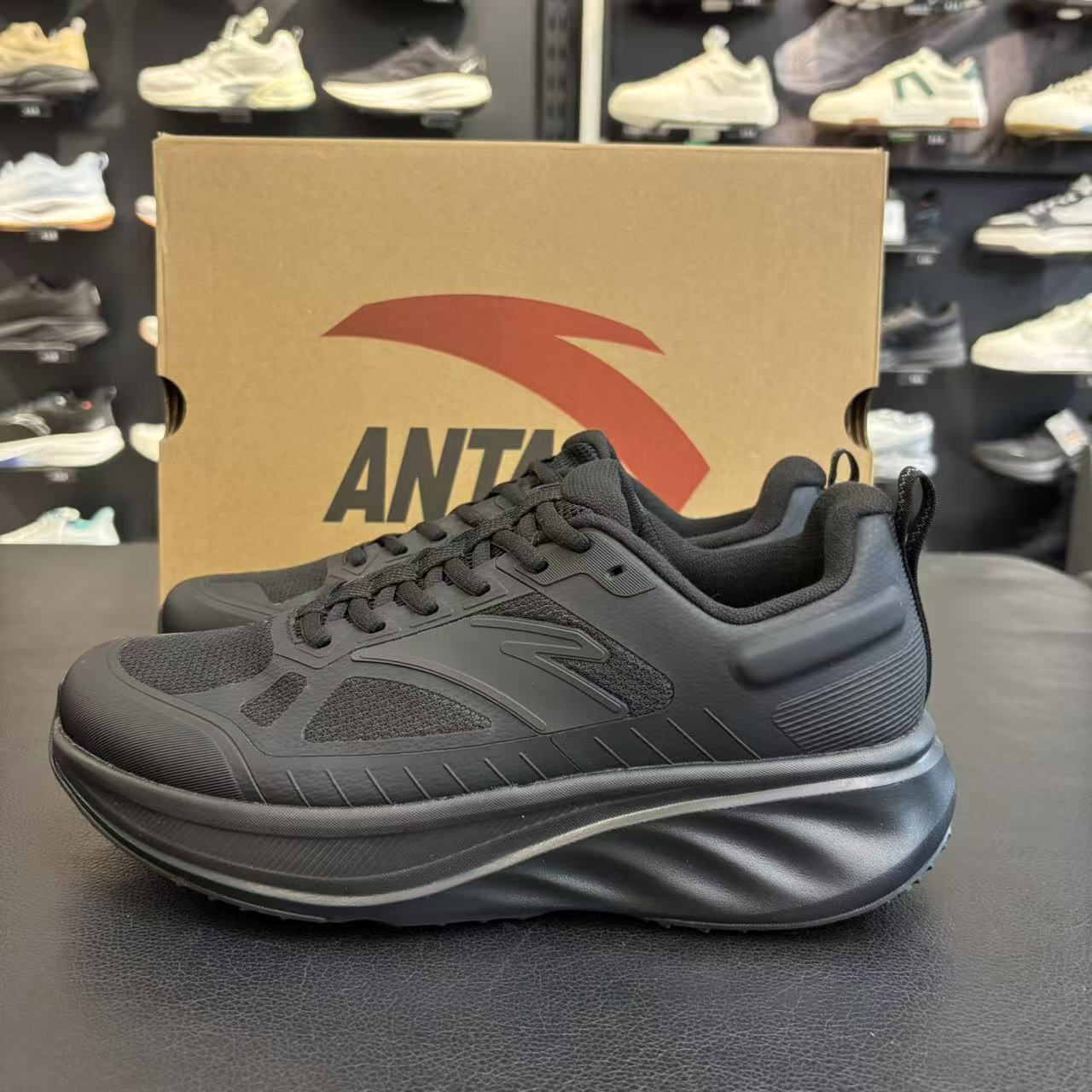 安踏城际缓震回弹慢跑鞋男鞋冬季防滑2耐磨黑色运动鞋子112545592