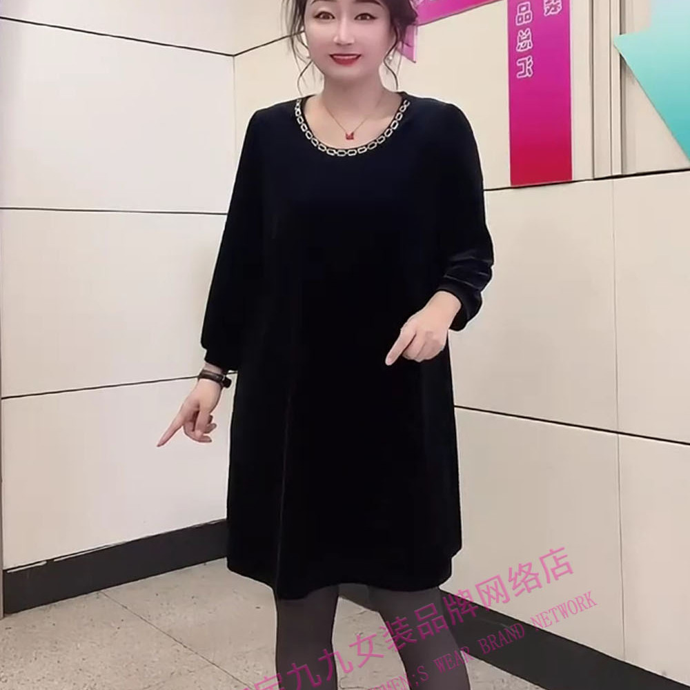 时尚圆领链条八分袖金丝绒连衣裙