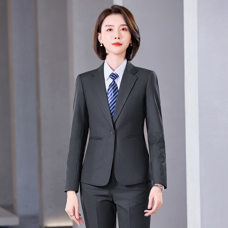 奥迪国产车深灰色销售西服套装
