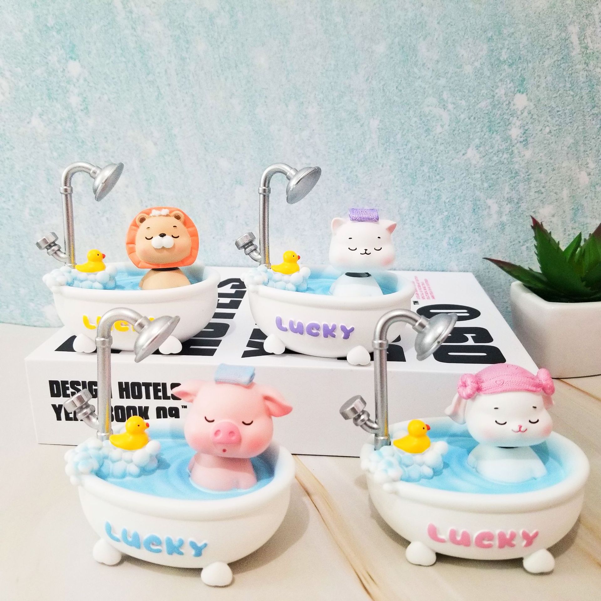 新款汽车摇头摆件可爱创意泡澡猪幸福肥宅浴蛋糕烘焙汽车装饰