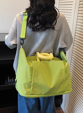 青年大容量旅行袋女手提斜挎包健身轻便登机包绿色休闲包2026新款