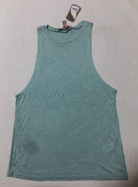 豆沙绿色专柜正品背心