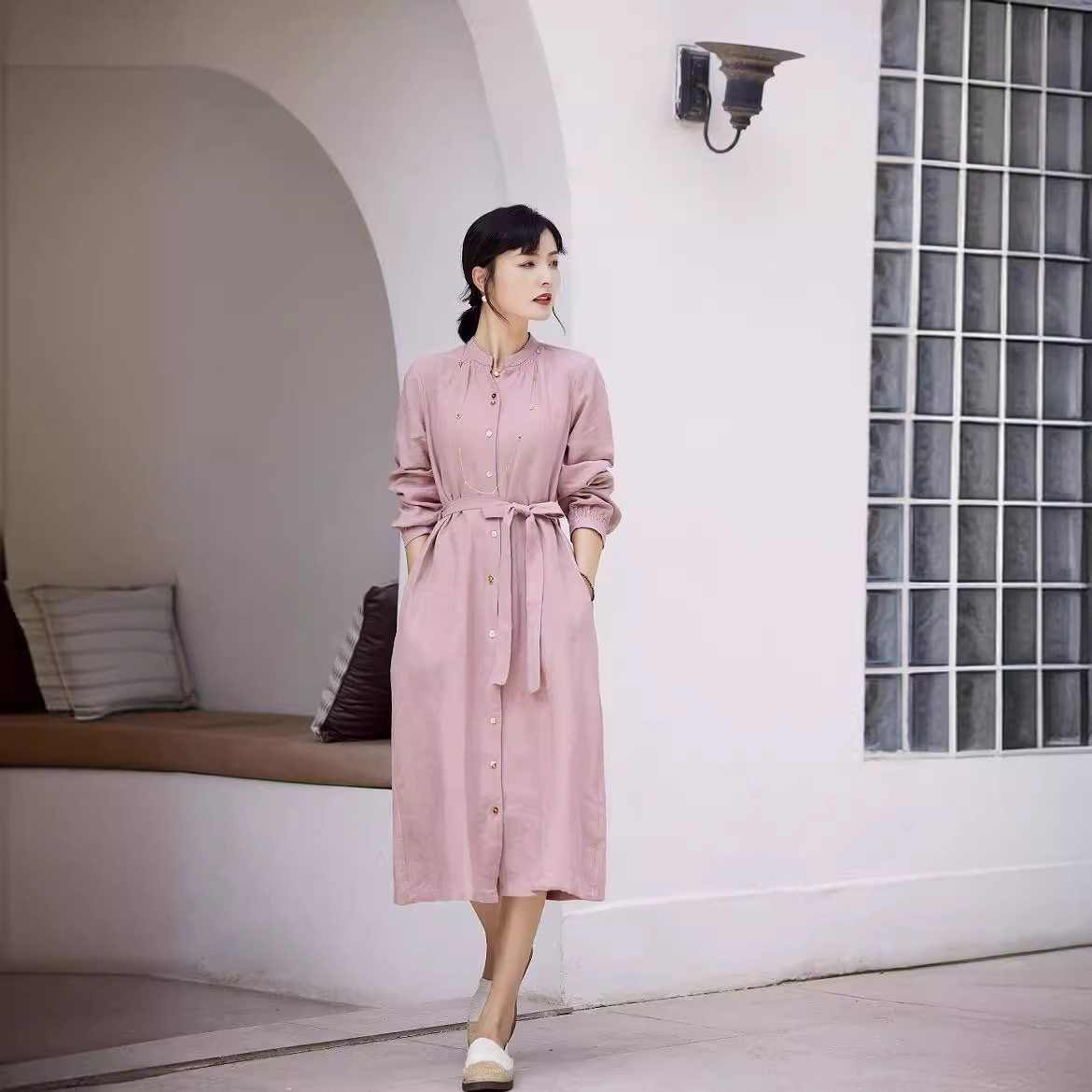 2025秋季新款女装纯亚麻水洗长款温柔浅桃粉衬衫连衣裙女V小立领