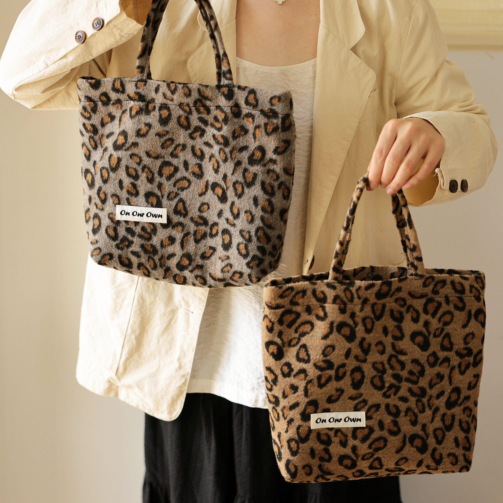 On Our Own 原创 大象灰肉桂棕豹纹毛呢方块手拎包 秋冬手提袋