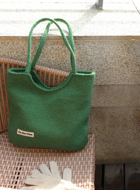 On Our Own 原创 松叶绿圈圈绒羊毛凹口圆角包 复古秋冬手提单肩