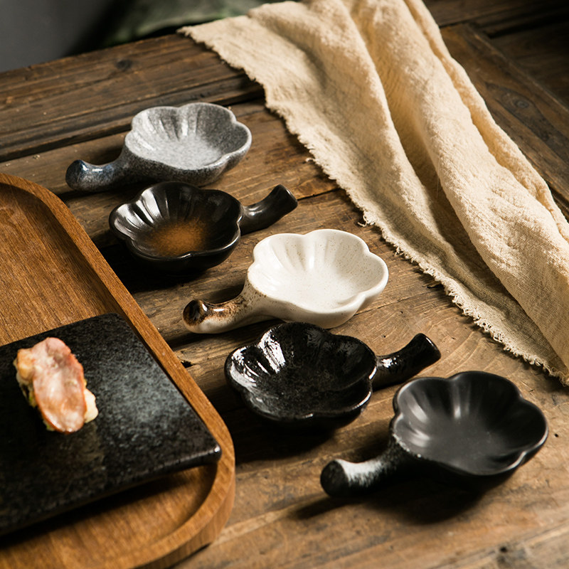 日式陶瓷调料碟带柄梅花酱油碟家用酱料碟寿司料理店蘸料碟小吃碟