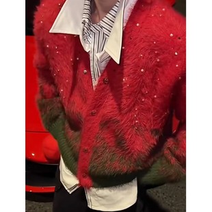 渐变撞色新年圣诞V领毛衣男秋冬季 仿貂毛宽松小众镶钻设计针织衫