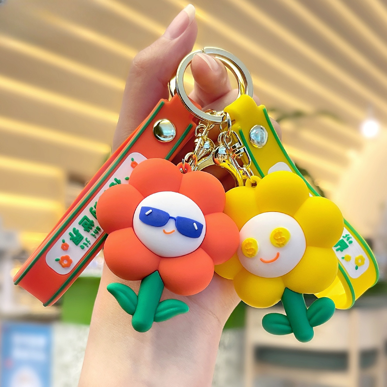 可爱软胶新款花花世界女公仔汽车