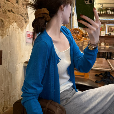 多巴胺小镂空早秋薄开衫