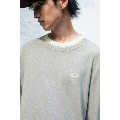 简约刺绣基础款通勤休闲上衣tee