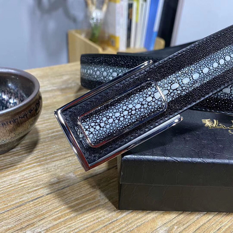 被禁言了，直接拍，全珠公排珠珍珠鱼皮带潮男休闲扣青年裤腰带