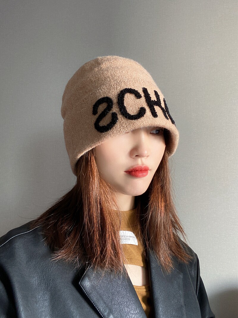 CENCE KAER IS FULL OF CHARM FACE COVERING FASHIONABLE CASUAL LETTERS TOE EAR PROTECTORS WOOL KNITTED BEANIE