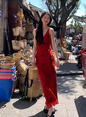 Do kiee超好看红色吊带v领白云甜2024新款女夏季收腰包臀法式裙子