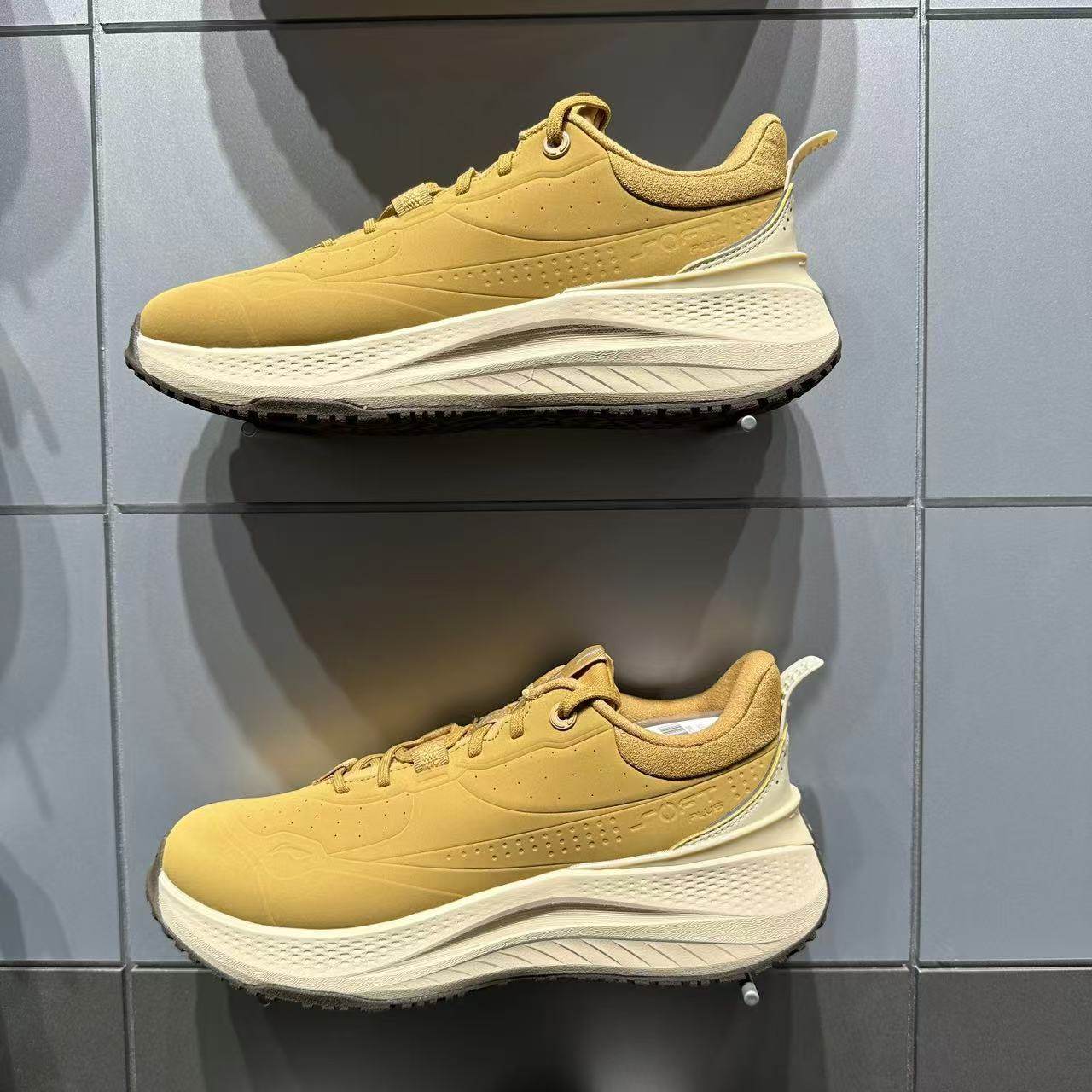 李宁休闲鞋 2024冬季款SOFTPLUSSHIELD保暖跑步潮流运动鞋AGLU229,运动鞋new,跑步鞋,淘宝优惠券,粉丝福利购,淘宝优惠卷