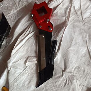 玉米播种机开沟器配件重型开沟器护腿不锈钢护腿塑料护腿