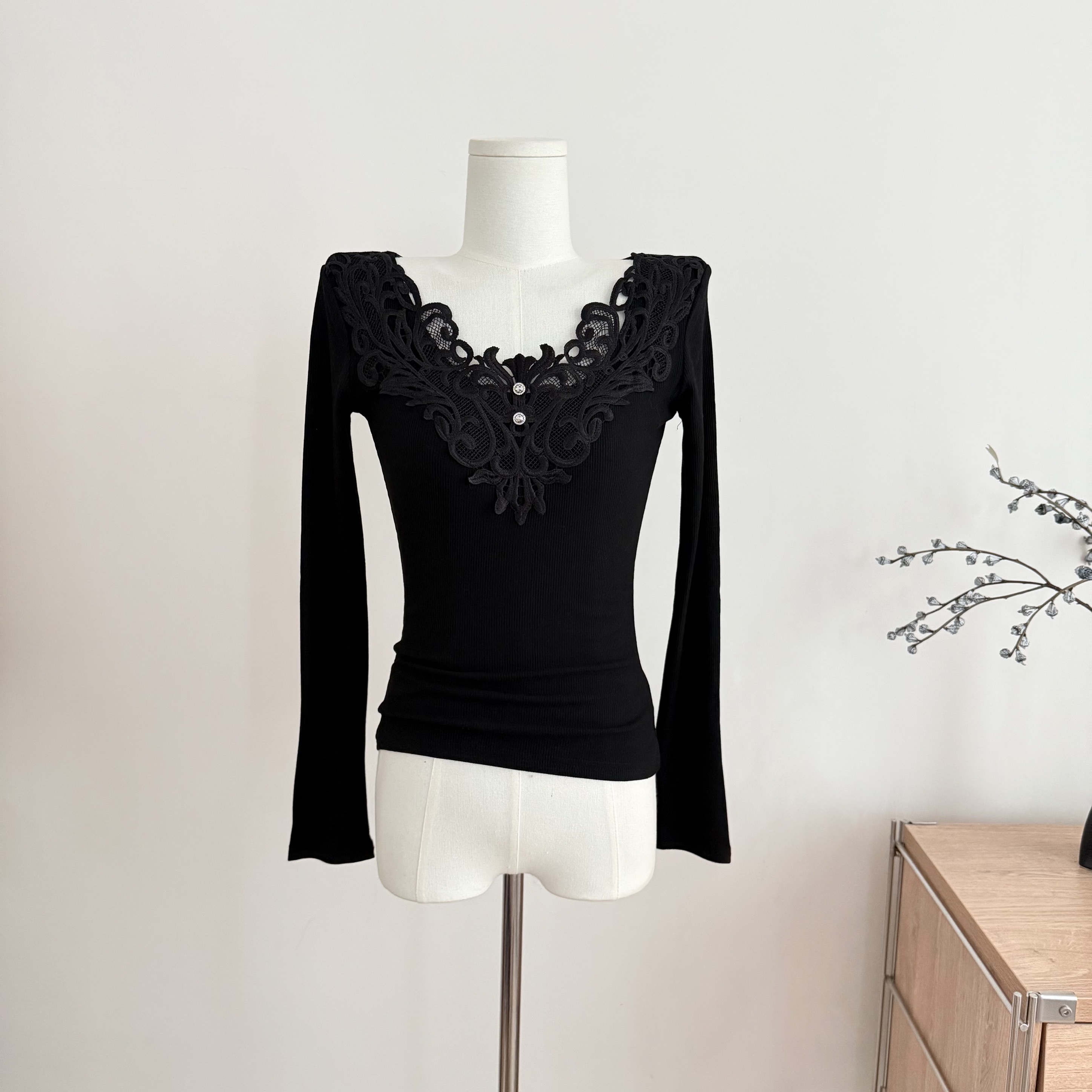 杜总家 基础却不基础*原创秋冬温婉纯欲蕾丝v领内搭针织女上衣冬