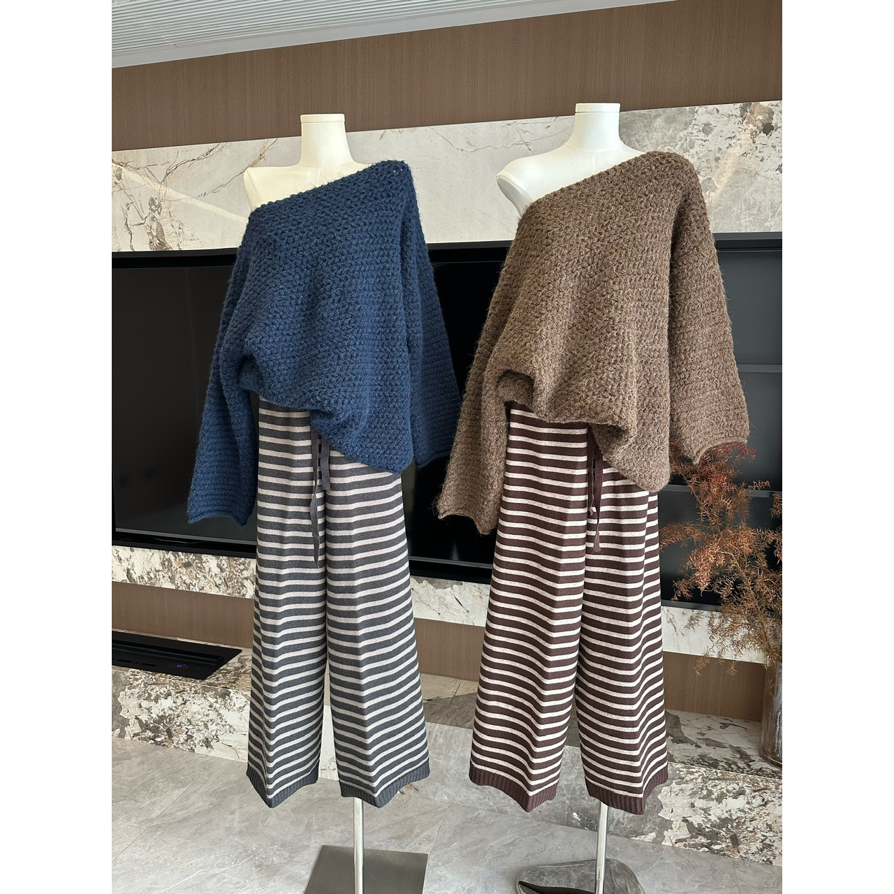 熙米Simmy慵懒LOOK软糯云朵绒慵懒秋冬加厚斜肩露肩针织毛衣