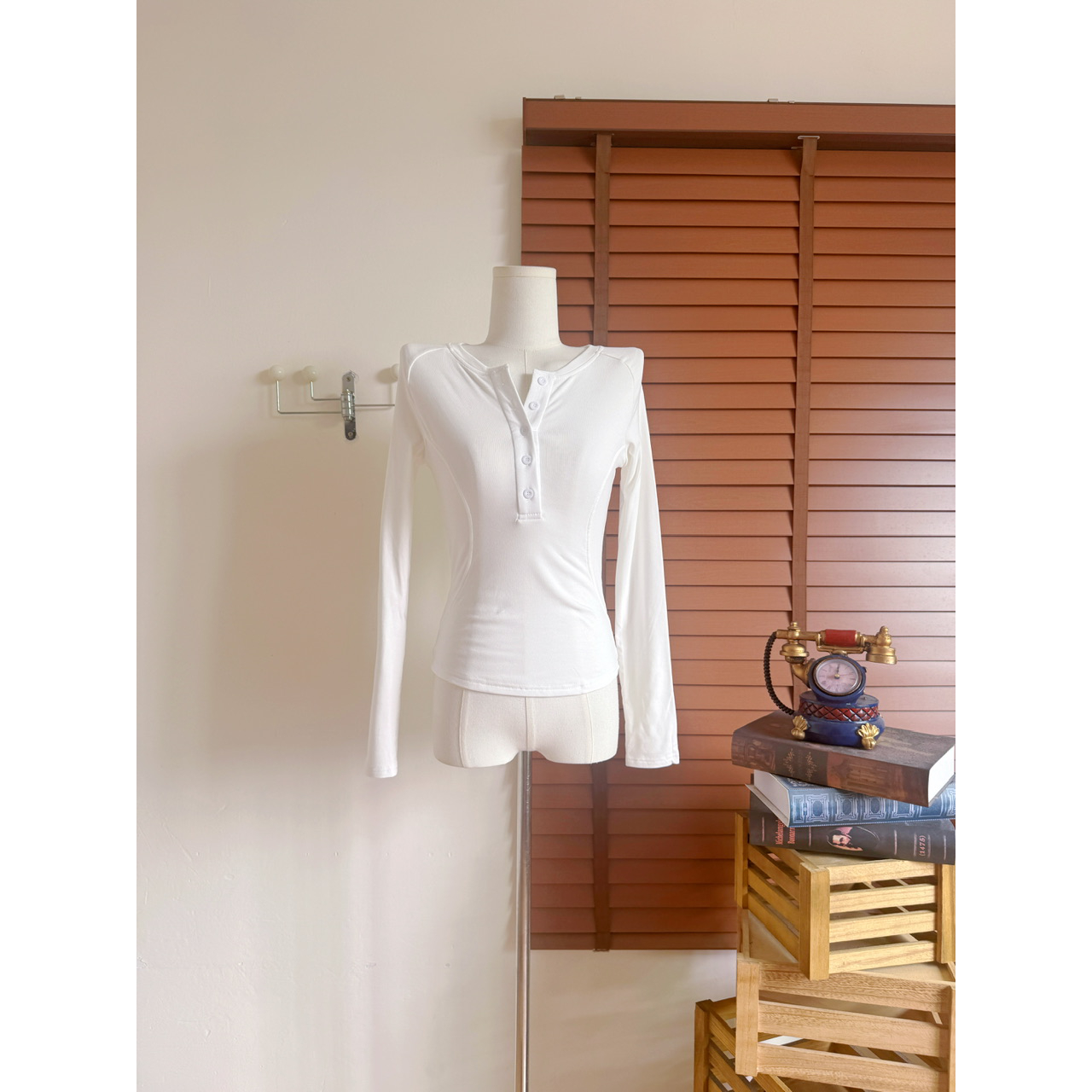 SUNONEONE 交叠线条时髦设计感长袖修身针织衫女秋冬内搭打底上衣