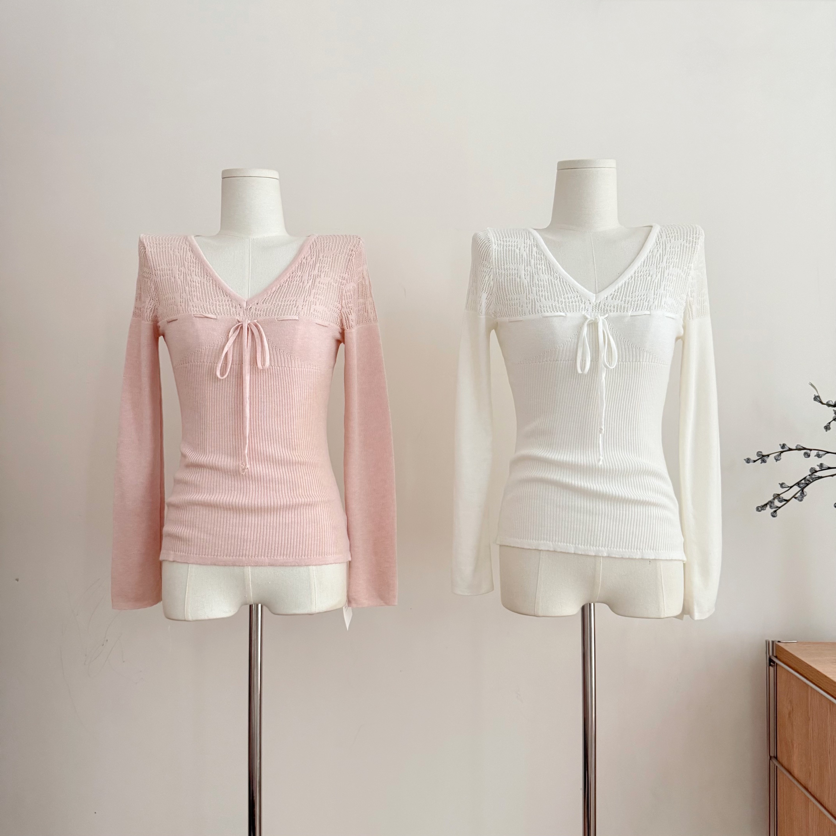 Lukira蕾丝泡沫V领拼接内搭打底毛衣针织衫女秋冬修身上衣