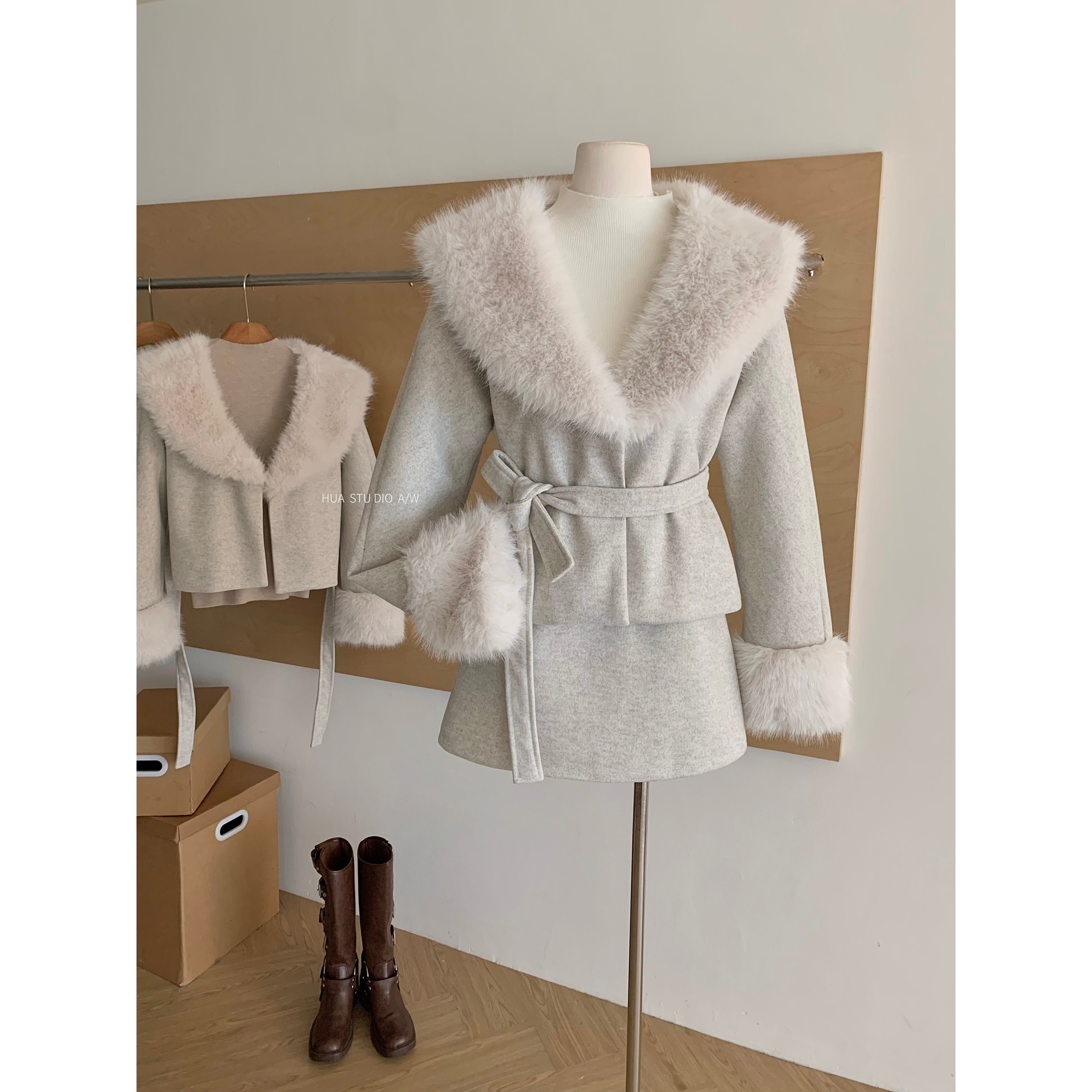 陈佳楠 沪上千金冬季新品狐狸毛腰带双面呢大衣/毛呢短裙套装