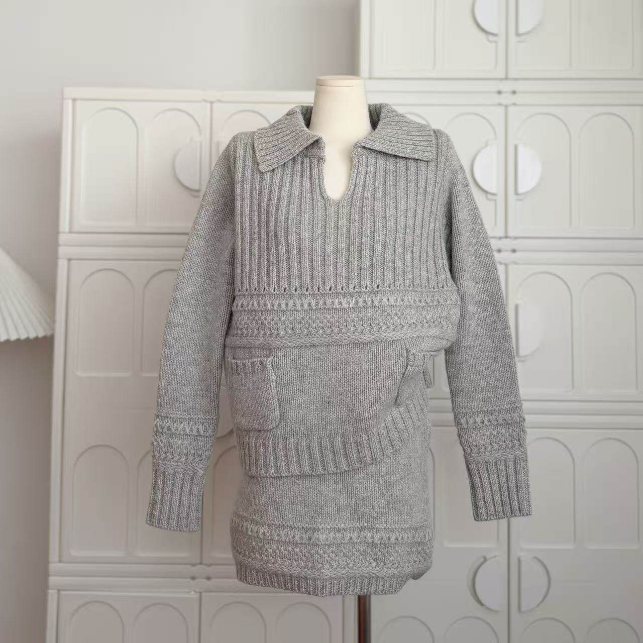 迟伞伞25/fw高智冷女 大翻领绞花口袋100绵羊毛针织上衣半裙套装