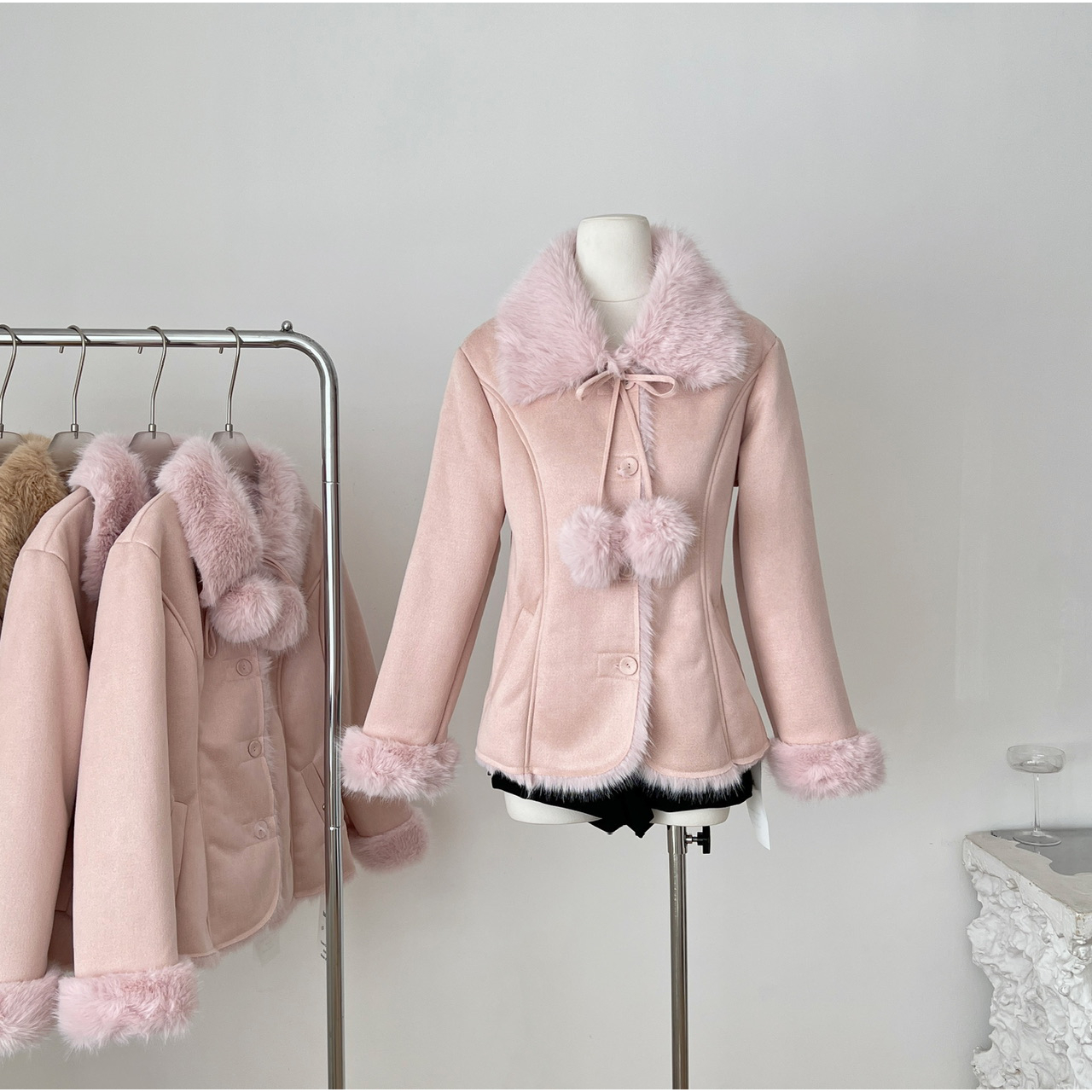 初梦POKEMENG 奶霜雪球 狐狸毛领麂皮收腰环保毛毛仿皮草外套保暖