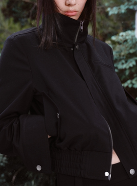 JCAESAR WOMEN 格纹拼接黑夹克 短窄版 多穿着形式  铆钉装饰