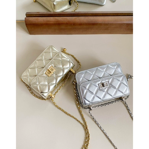 Серебряная цепь, сумка на одно плечо, в стиле Шанель, на цепочке, из натуральной кожи