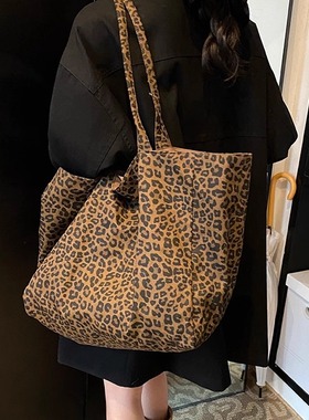大容量帆布包女款2025新款秋冬双面背豹纹手提袋上班通勤单肩包