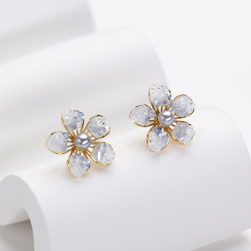 “碎碎冰”冰蓝花真多麻珍珠耳钉4-5mm s925 2159H00DY