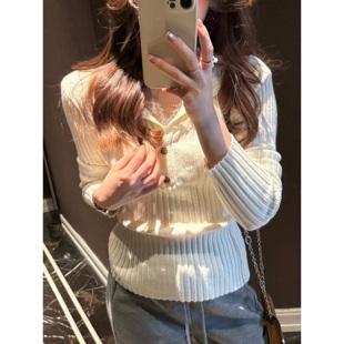 羊毛蕾丝花边坑条针织V领百搭纽扣打底衫 张羞羞 香颂