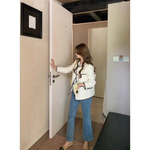 张羞羞显瘦四面弹微喇牛仔裤