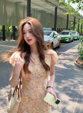 张羞羞 月季树下/天丝麻法式碎花通勤斜裁短袖连衣裙2026夏新款
