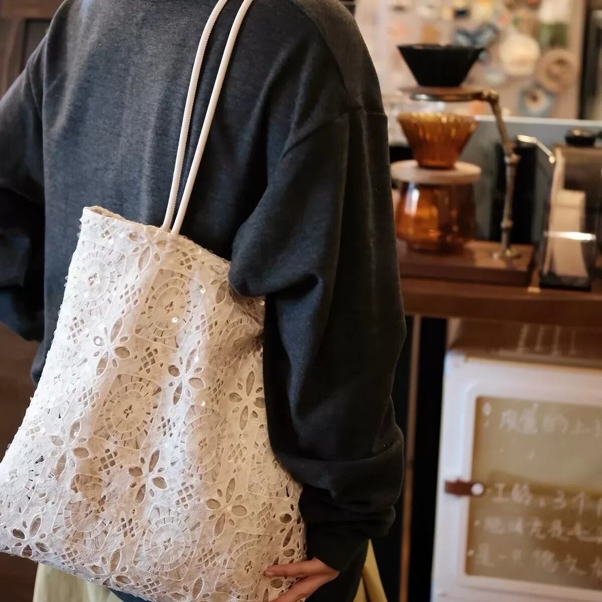 法式白色蕾丝亮片绣花托特包图片