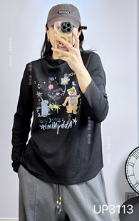 打底衫 UP潮牌3113秋加大码 显瘦T恤长袖 卡通印花堆堆领修身 卫衣