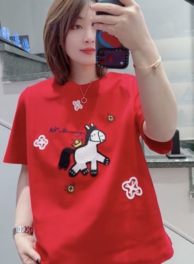 UP潮牌3283春加大码卫衣女 新年红圆领刺绣马上有钱舒适短袖衫