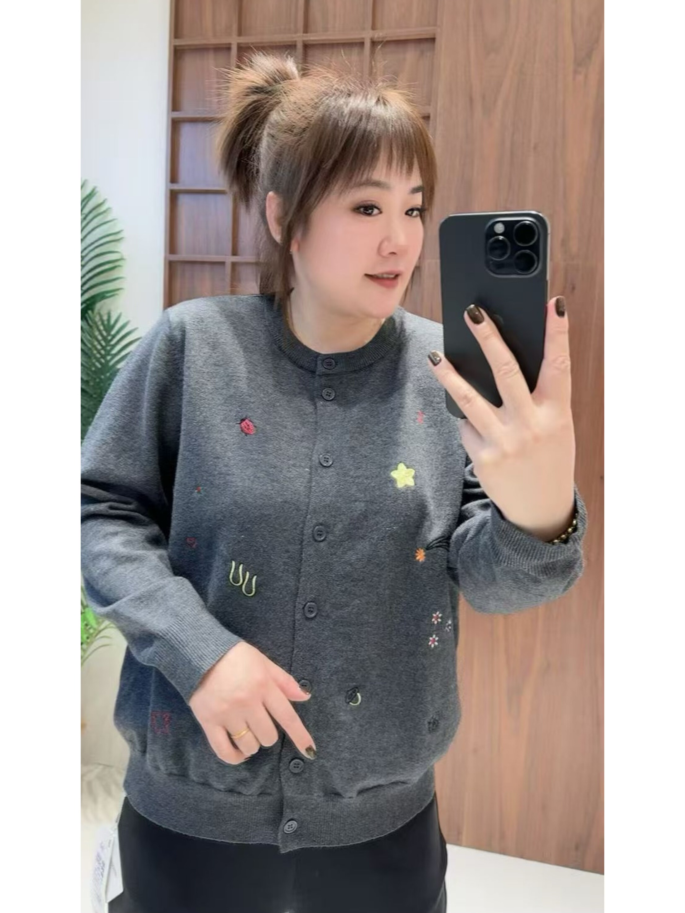 妃儿红3811秋加大码针织衫女 甜美刺绣开衫百搭休闲毛衣外套