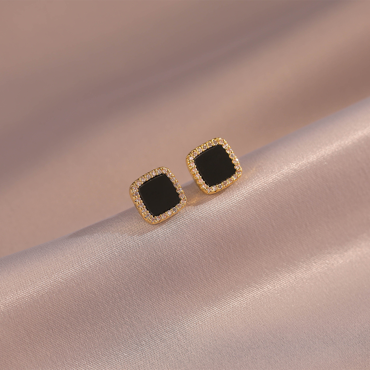 小众设计感简约黑色方形耳环