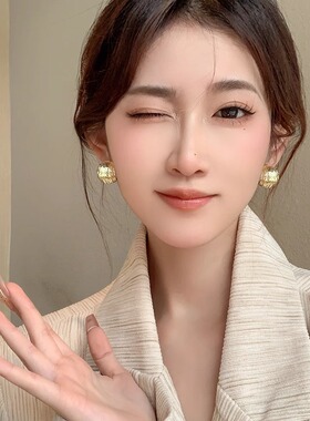 Loga.Py 褶皱曲面~金色耳环耳饰女早秋小众设计感2024新款耳钉