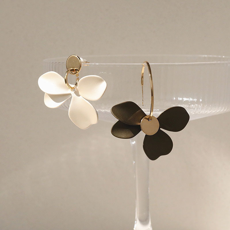 哑光夸张花瓣大耳坠女不对称