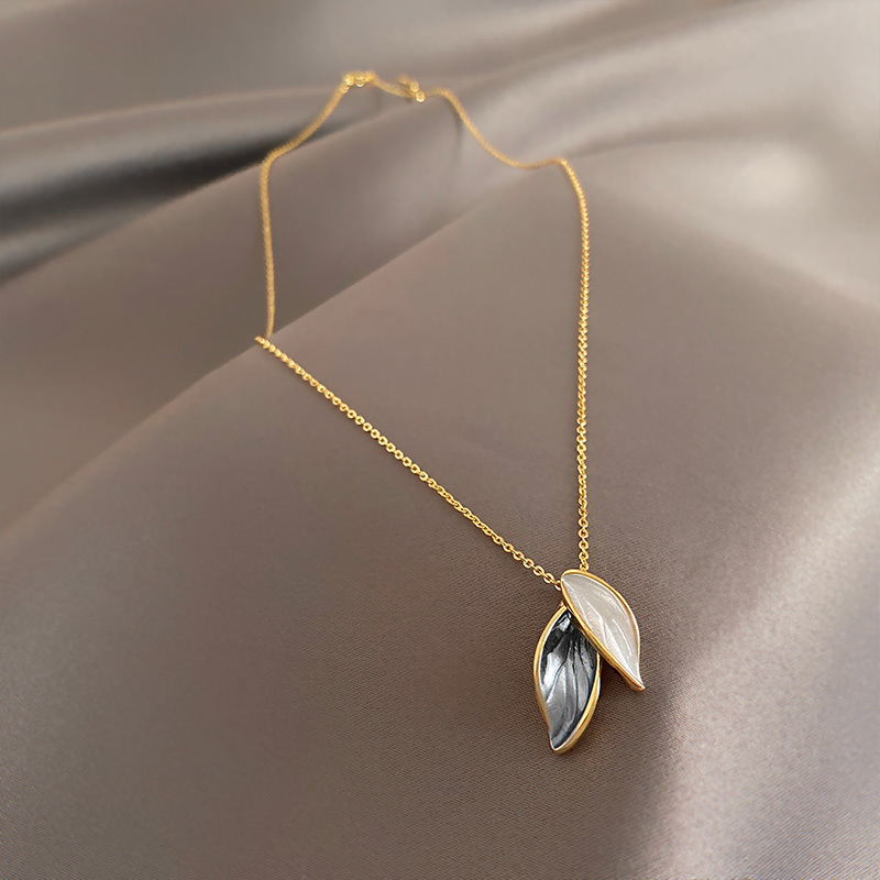 Loga.Py 清新蓝色树叶项链女气质复古法式小众设计感简约锁骨颈链