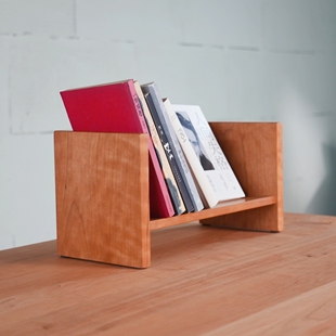 本枝记年 樱桃木书架实木原木书架收纳儿童小型置物架 桌面书架