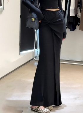 高级感气质黑色半身裙女百搭时尚长裙设计感长裙子松弛感秋冬新款