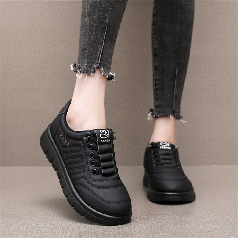 软底妈妈单鞋平底防滑中老年人休闲鞋舒适运动鞋旅游一脚蹬女鞋春