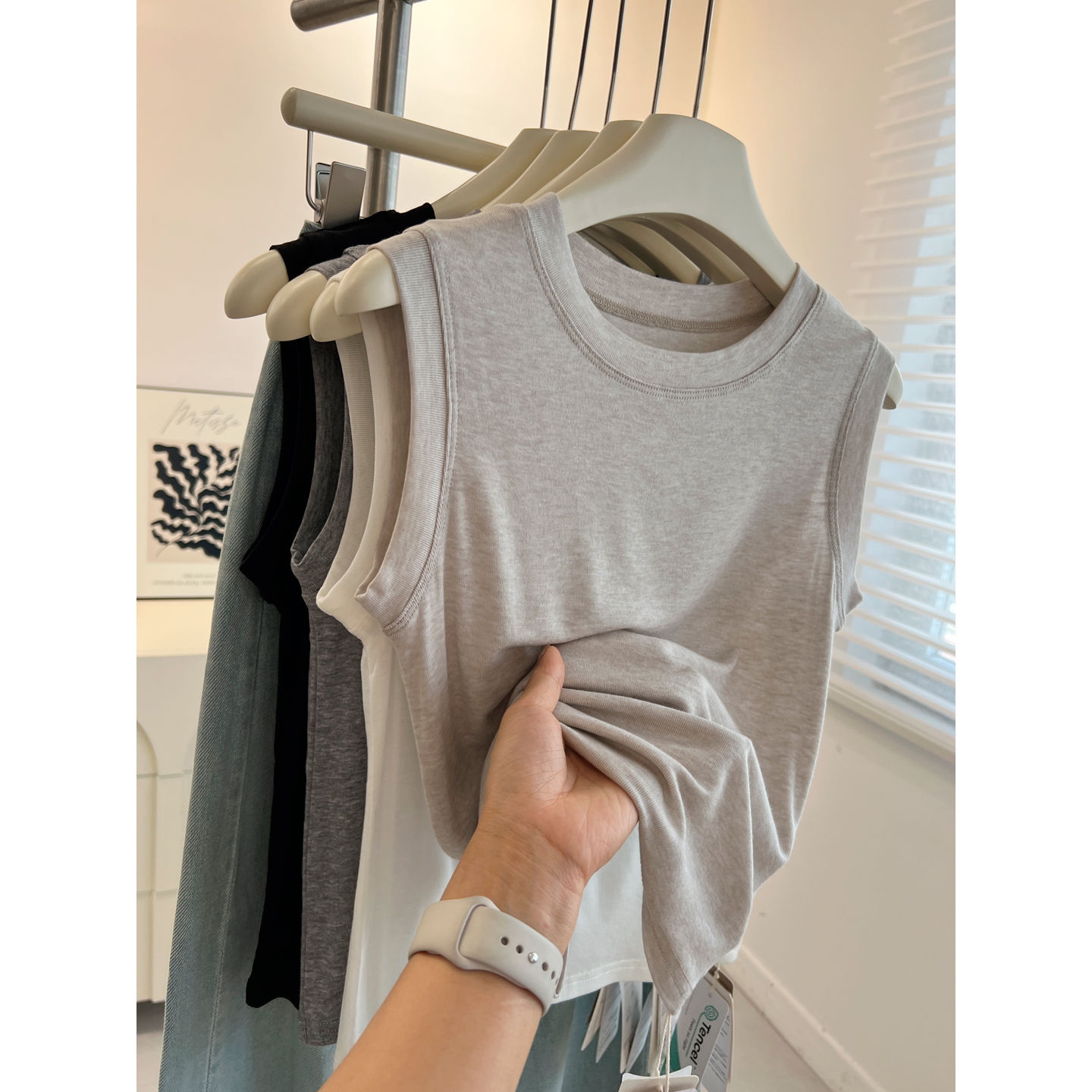 简约纯色洋气内搭吊带背心女修身