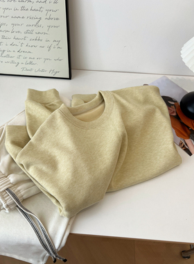 显白黄色~韩系简约加绒圆领套头卫衣女宽松慵懒运动休闲外套冬新