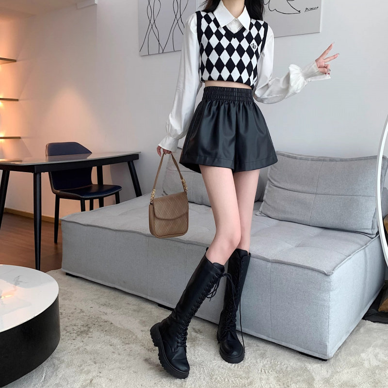 皮短裤女2024春秋新款PU大码宽松阔腿显瘦高腰外穿潮冬款打底靴裤