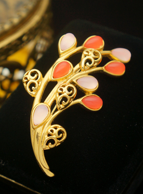 TRIFARI翠法丽粉果冻花枝胸针｜Amy vintage西洋古董首饰